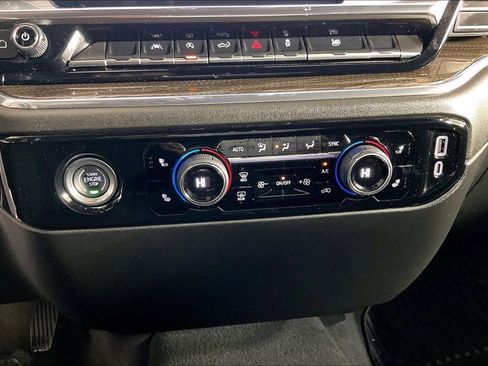 Used 2024 Chevrolet Silverado 1500 LT AWD/4WD image 32