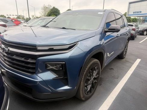 Used 2025 Chevrolet Traverse LT w/ Midnight/Sport Edition AWD/4WD image 1