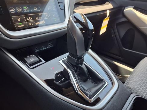 Used 2025 Subaru Outback Premium w/ Popular Package #1A image 12