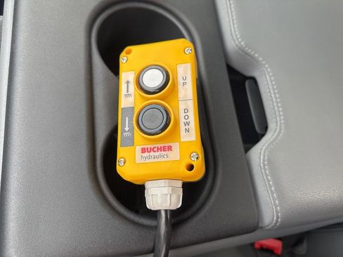 New 2026 Ford F350 XL w/ XL Chrome Package image 17