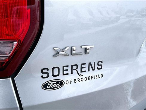 Used 2019 Ford Explorer XLT image 18