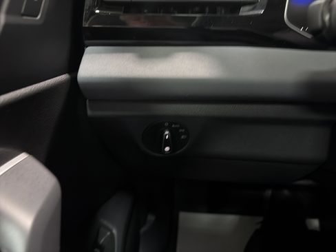Certified 2025 Volkswagen Jetta SE FWD image 18