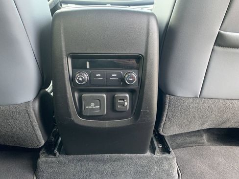 Used 2021 Buick Enclave Essence w/ Sound and Sites Package image 8