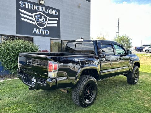 Used 2019 Toyota Tacoma Limited AWD/4WD image 7