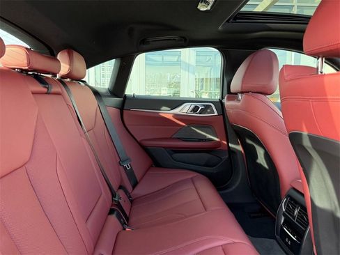 Used 2025 BMW i4 xDrive40i w/ Premium Package image 9