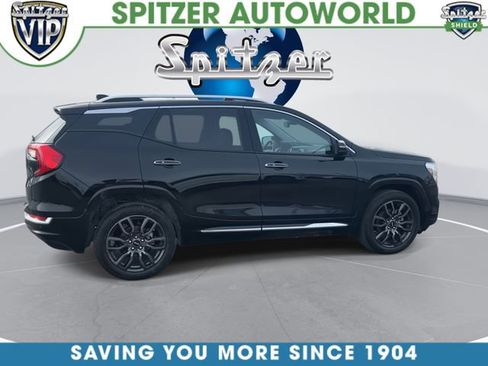 Used 2024 GMC Terrain Denali w/ Black Diamond Edition image 10