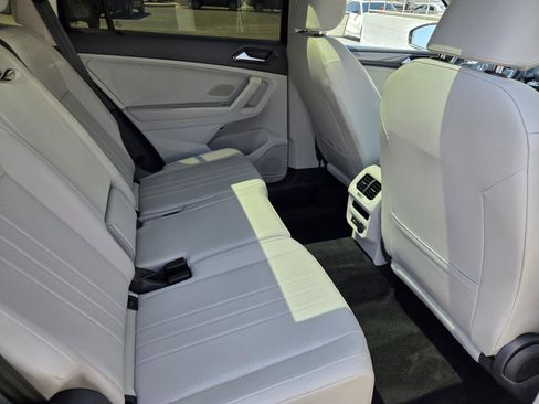 Used 2023 Volkswagen Tiguan SE AWD/4WD image 29