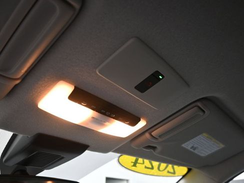 Used 2024 Nissan Kicks SV image 28