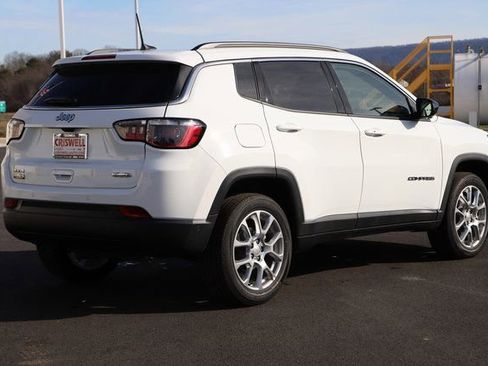 New 2024 Jeep Compass Latitude w/ Sun and Sound Group image 4