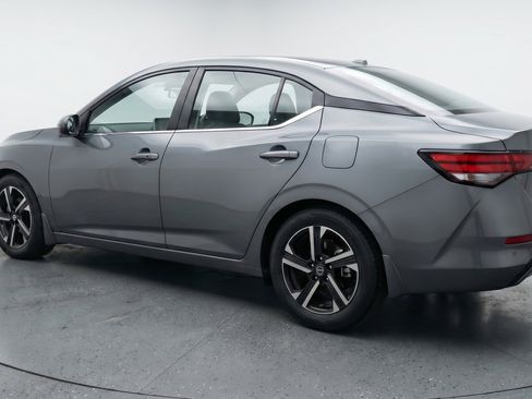 Used 2025 Nissan Sentra SV image 6
