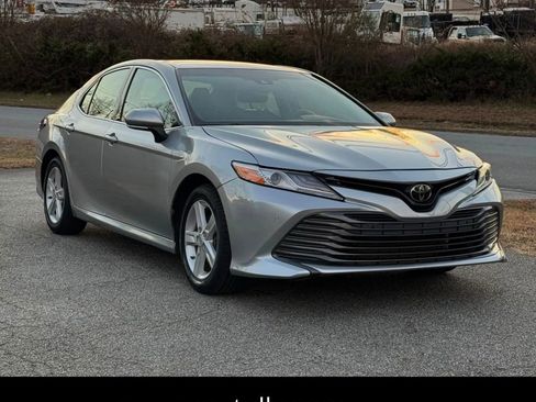 Used 2018 Toyota Camry XLE w/ Protection Package (Q2) FWD image 1