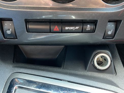 Used 2014 Dodge Challenger SXT RWD image 22