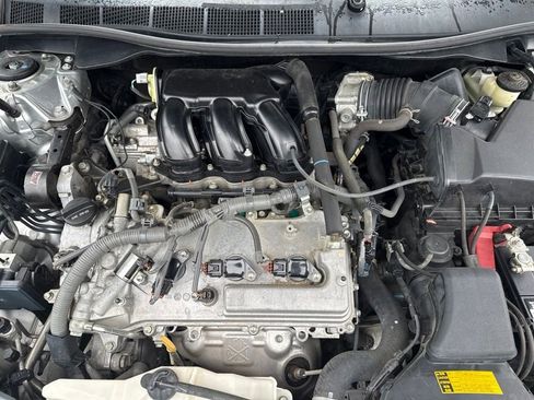 Used 2016 Toyota Camry XSE FWD image 31