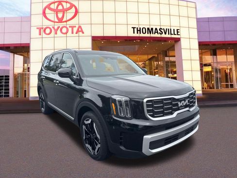 Used 2025 Kia Telluride S FWD image 3
