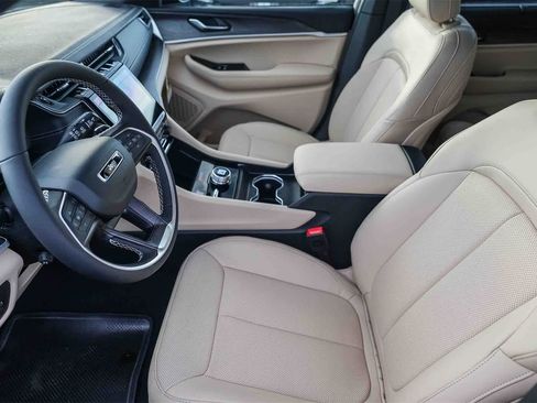 New 2025 Jeep Grand Cherokee L Limited image 19