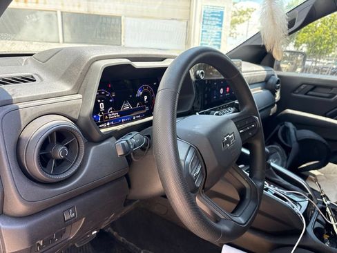 Certified 2025 Chevrolet Colorado Trail Boss AWD/4WD image 10