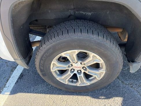 Used 2024 GMC Sierra 1500 SLT image 35
