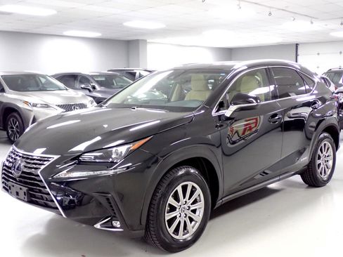 Used 2019 Lexus NX 300h AWD image 4