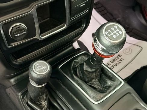 Used 2021 Jeep Wrangler Sport AWD/4WD image 16