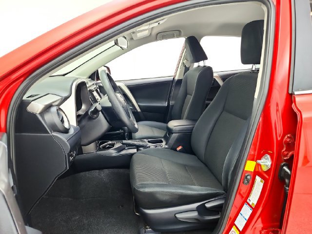 Used 2017 Toyota RAV4 LE w/ Carpet Mat Package AWD/4WD image 21