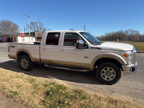 Used 2014 Ford F250 King Ranch w/ King Ranch w/Chrome Package image 4