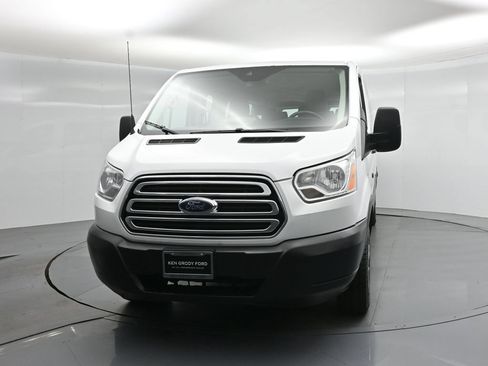 Certified 2019 Ford Transit 350 XLT RWD image 56