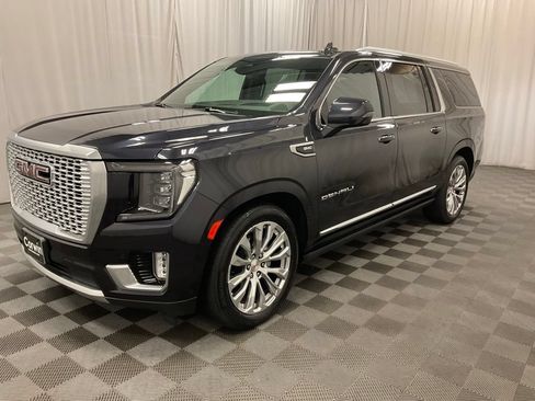Used 2024 GMC Yukon XL Denali w/ Denali Reserve Package AWD/4WD image 7