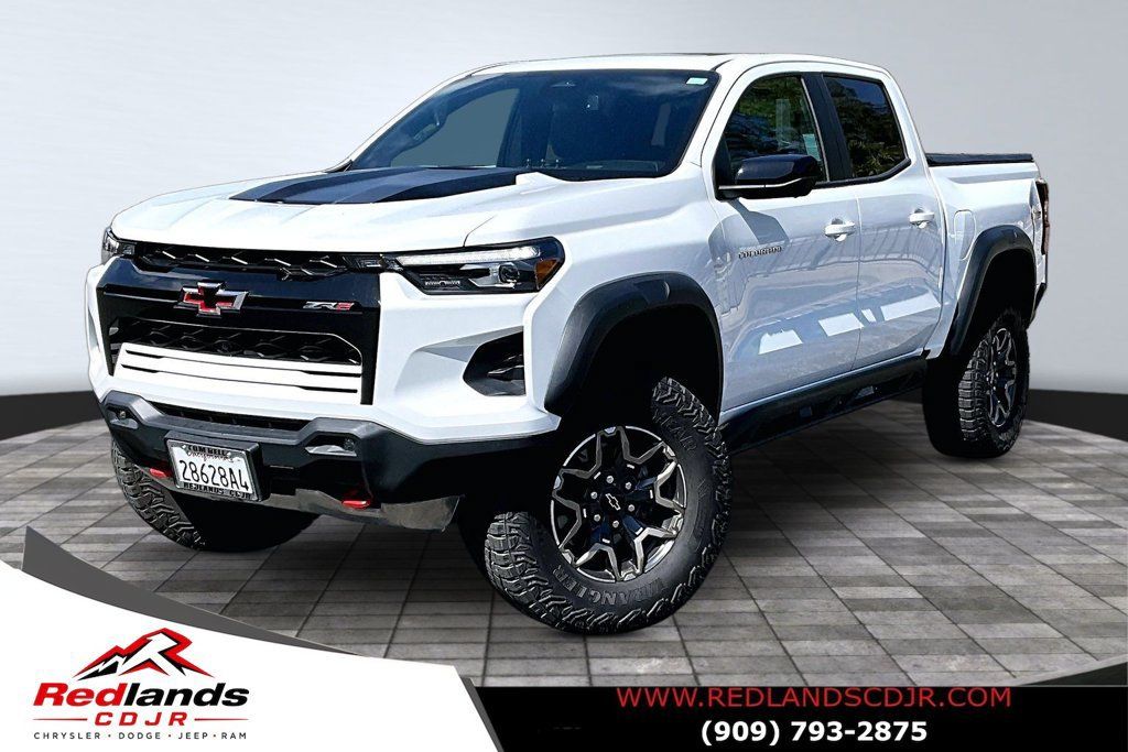 Used 2024 Chevrolet Colorado ZR2 w/ Technology Package AWD/4WD image 1