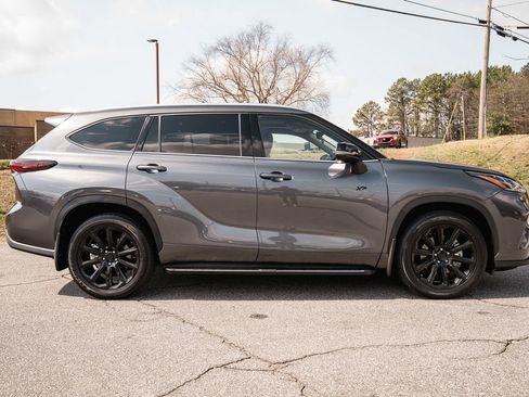 Used 2024 Toyota Highlander Limited image 9
