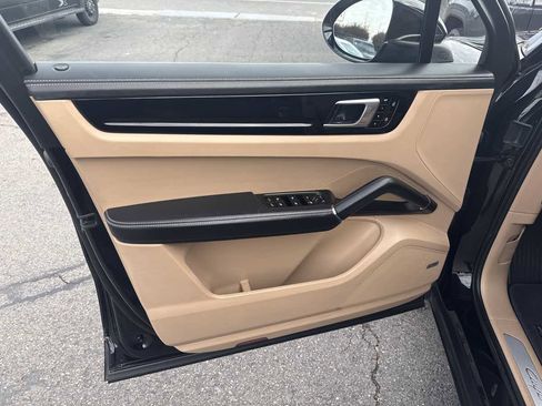 Used 2020 Porsche Cayenne S image 13