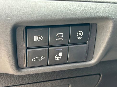 Used 2023 Toyota Highlander Platinum FWD image 30