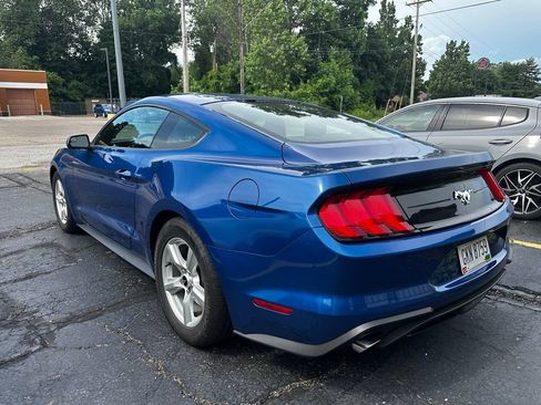 Used 2018 Ford Mustang Coupe RWD image 4