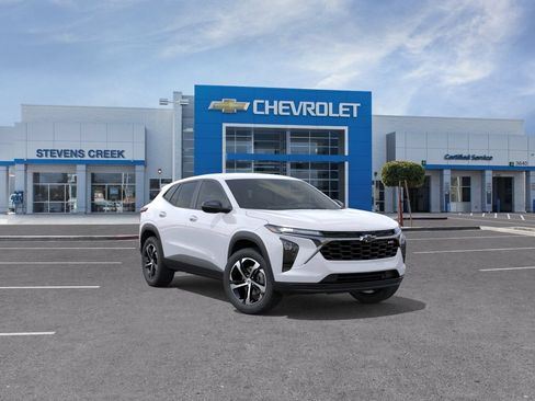 New 2026 Chevrolet Trax RS w/ Driver Confidence Package FWD image 9
