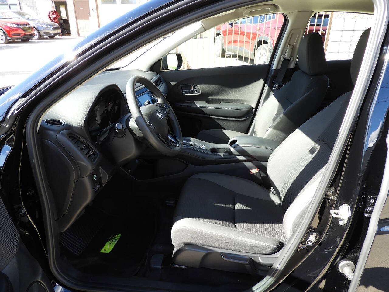 Used 2020 Honda HR-V LX image 17