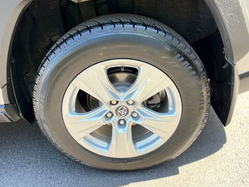Used 2019 Toyota RAV4 XLE w/ Convenience Package AWD/4WD image 25