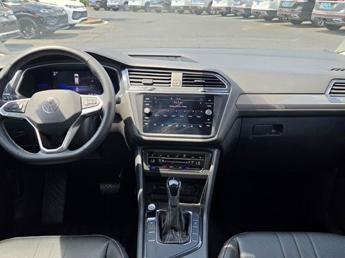 Certified 2022 Volkswagen Tiguan SE w/ Panoramic Sunroof Package FWD image 55