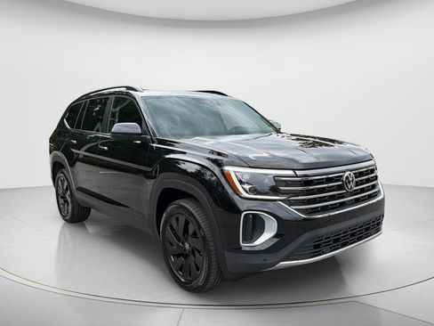 New 2026 Volkswagen Atlas SE FWD image 3