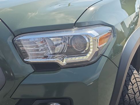 Used 2021 Toyota Tacoma TRD Off-Road image 30