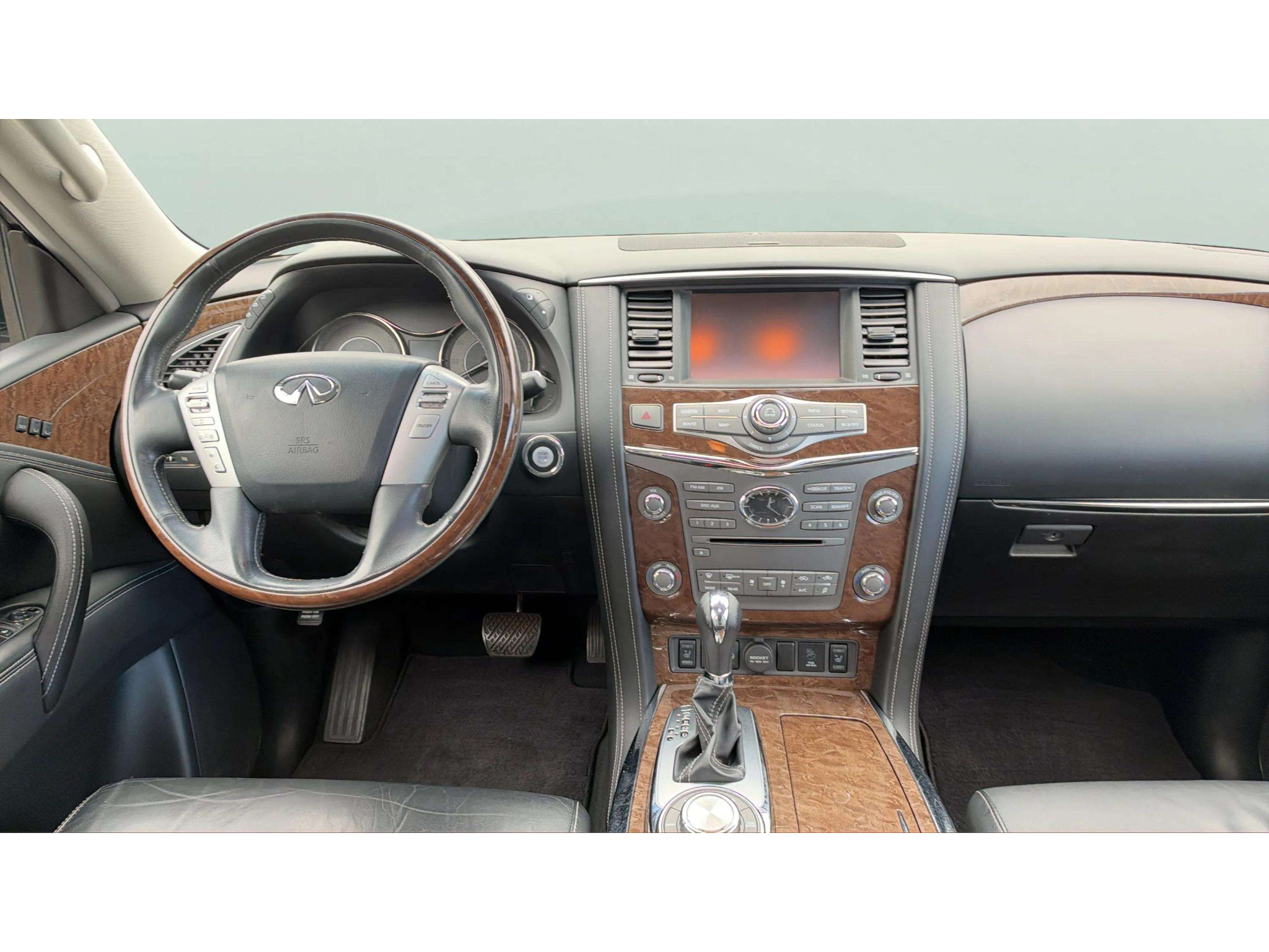 Used 2017 INFINITI QX80 4WD w/ All Season Package image 16