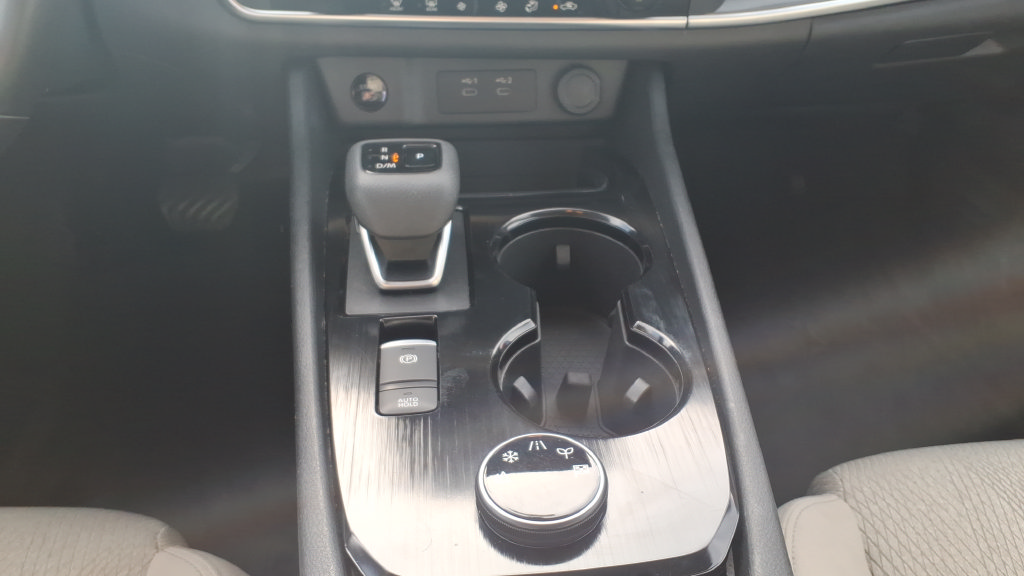 Used 2025 Nissan Rogue SV AWD/4WD image 19