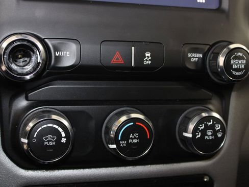 Used 2024 RAM 2500 Big Horn image 47