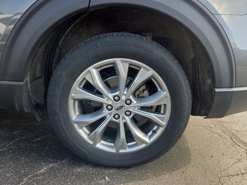 Used 2020 Ford Explorer XLT w/ Equipment Group 202A AWD/4WD image 4
