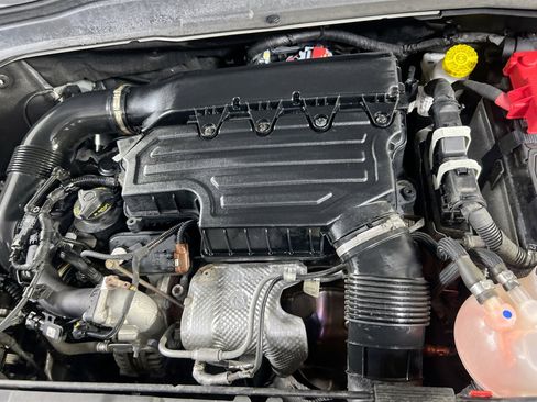 Used 2022 Jeep Renegade Latitude w/ Convenience Group image 29