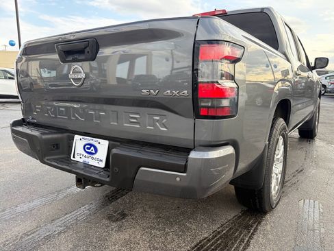 Used 2023 Nissan Frontier SV w/ SV Premium Package image 6