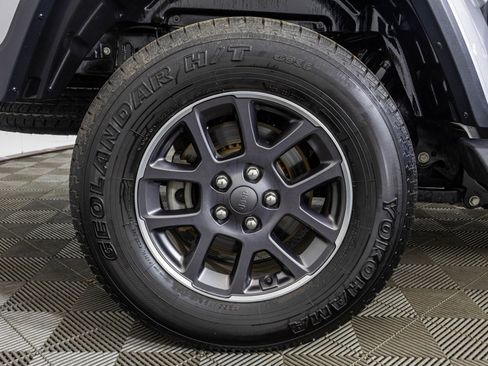 Used 2020 Jeep Gladiator Overland AWD/4WD image 52