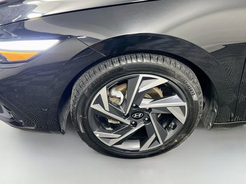Used 2024 Hyundai Elantra Limited FWD image 13