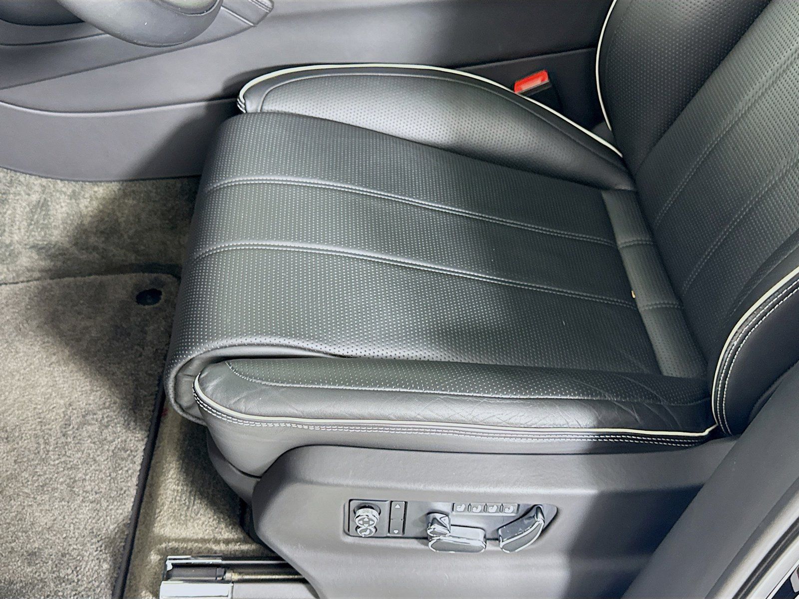 Certified 2021 Bentley Bentayga AWD/4WD image 19