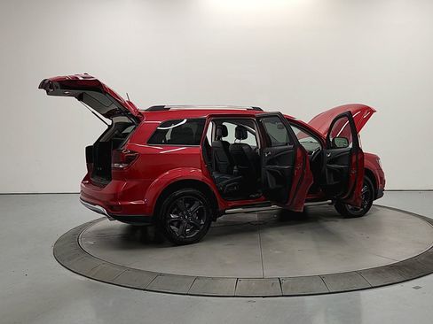 Used 2019 Dodge Journey Crossroad FWD image 13