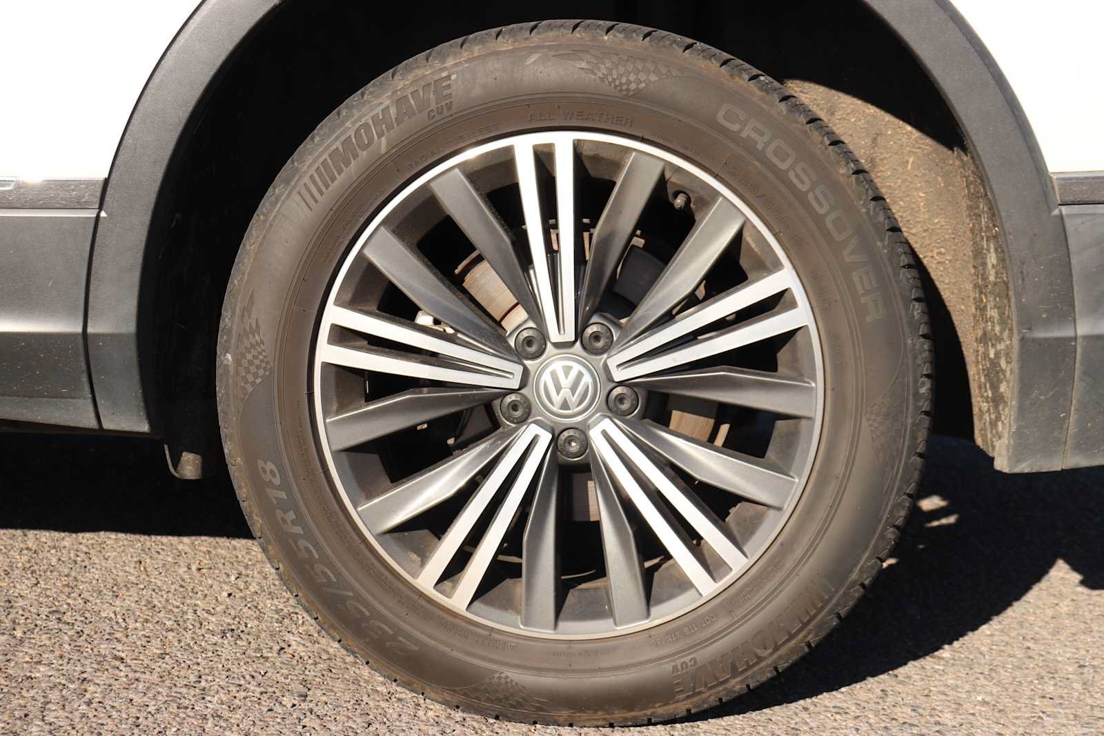 Used 2019 Volkswagen Tiguan SEL AWD/4WD image 9