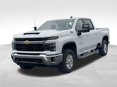Used 2024 Chevrolet Silverado 2500 LT AWD/4WD image 2